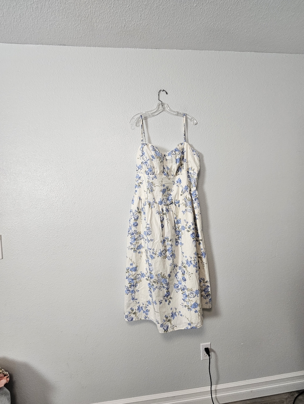 A new Day Womens Summer Floral Spaghetti-Strap Dress in Cream and Blue Sz 1X